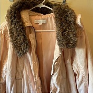 Coat 🧥 Winter coat with faux collar size LG